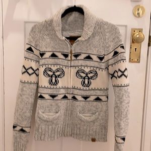 Aritzia TNA lambs wool sweater size small